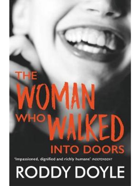 THE WOMAN WHO WALKED INTO DOORS PB
